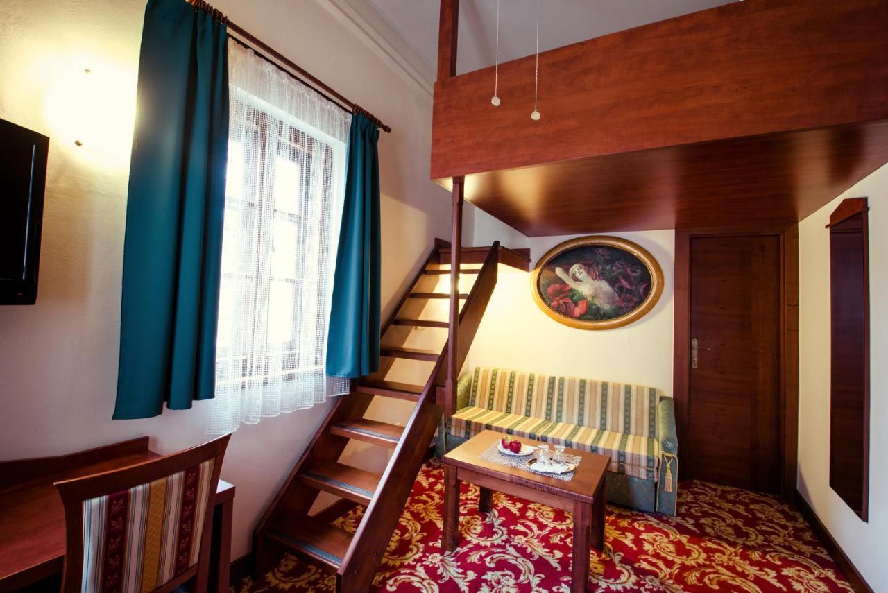 Hotel Fortna Chrudim Værelse billede