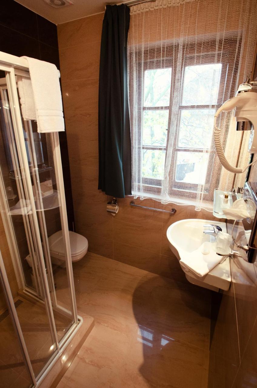 Hotel Fortna Chrudim Værelse billede